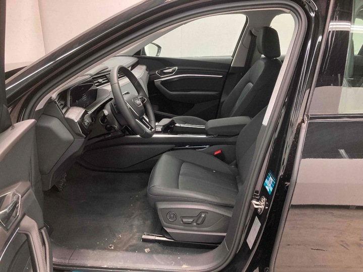 фото №12, Audi e-tron тримач чашки 4ke862533d 6ps чорний soul 4ke971641 etron тунель