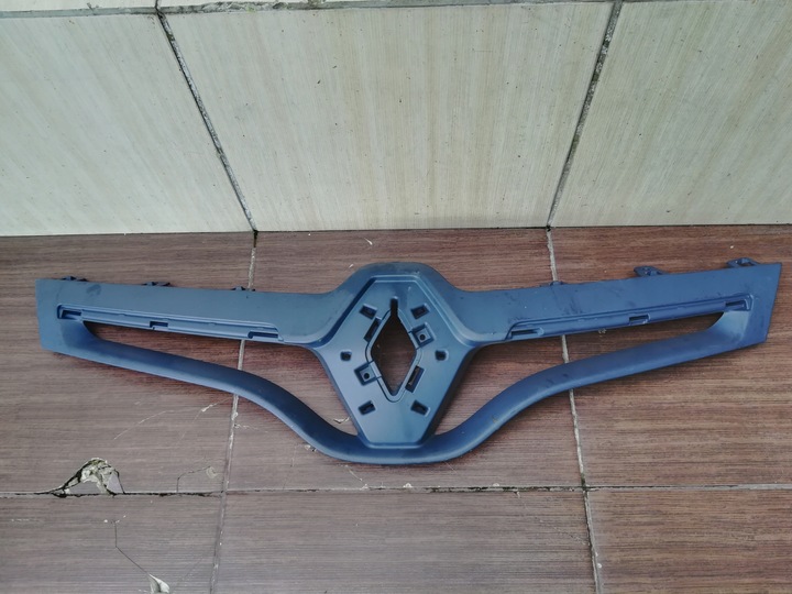 фото №1, Решётка радиатора рамка решётка renault scenic iii рестайлинг 13-16 оригинальный номер 620783747r