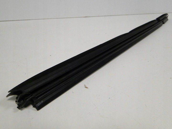 фото №3, Mercedes w213 213 прокладка стёкла дверь левая зад