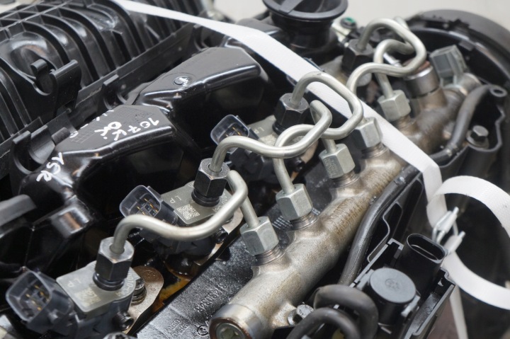 фото №6, Двигатель стойка форсунки 107 tys km d4204t8 volvo v60 i s60 ii v40 ii 15r