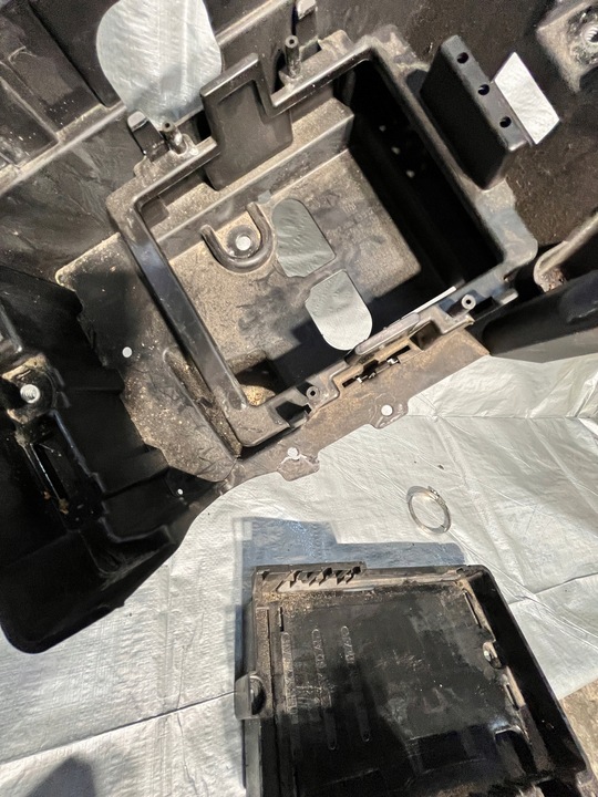 фото №10, 33 opel meriva b корпус основа alumulatora 13312806 13312808