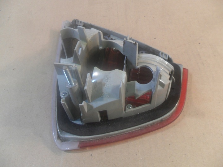 фото №12, Bmw 3 e90 04-07 sedan лампа зад левая 6937459