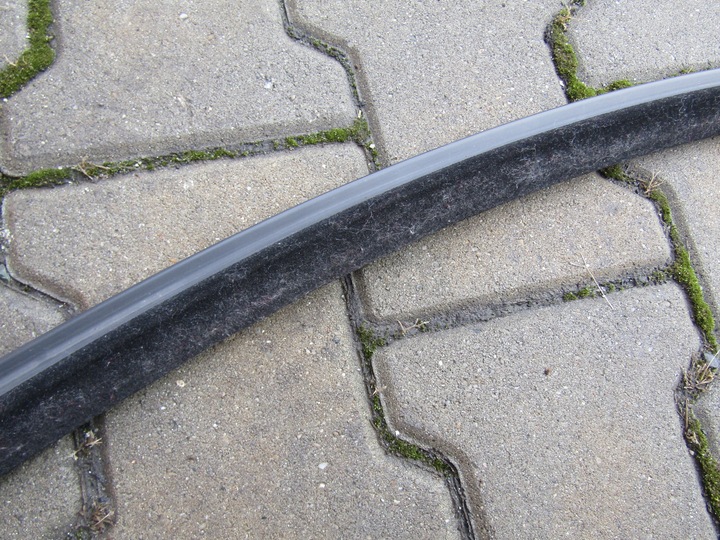 фото №10, 8 mercedes clk w208 права передня гумова прокладка кузовна двері