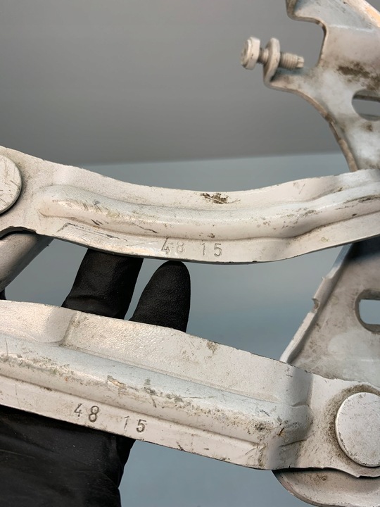 фото №5, Audi a1 8x петля капота кришки двигуна лівий 8x0823301a