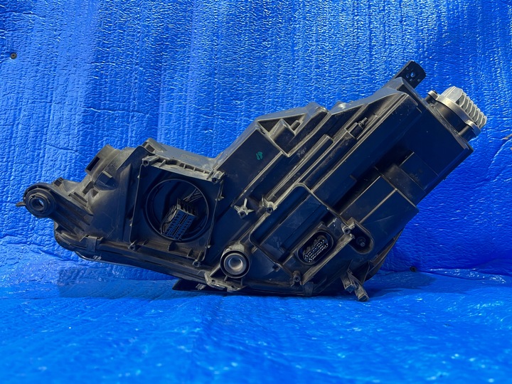 фото №12, Audi a4 b9 8w лампа перед правая полный led matrix 8w0941036