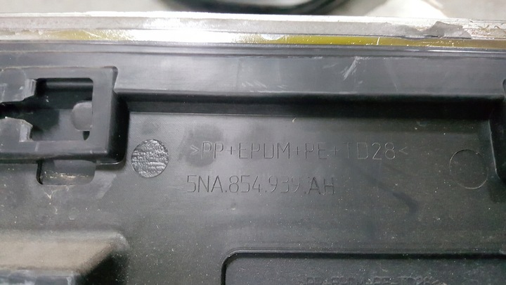 фото №16, Планка двері лівий перед -- vw tiguan 5na854939ah демонтаж