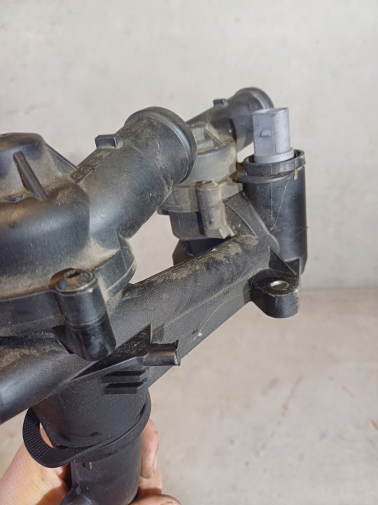 фото №7, Корпус термостата 1.4 tsi vw touran i рестайлинг nr. 03c121121d