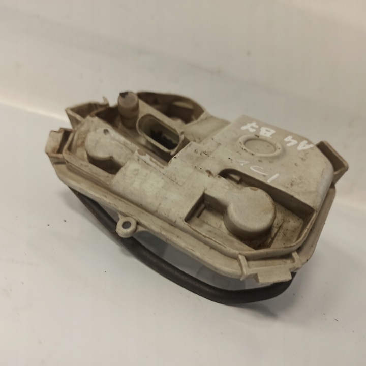 фото №7, Audi a4 b7 вкладка лампи лівий зад 484061l