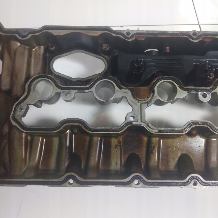 фото №7, Bmw f01 f10 4.4 v8 n63b44a кришка клапанів права