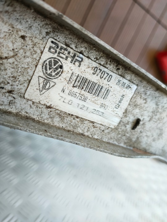 фото №8, Vw touareg 7l 02-10 3.2 4.2 радиатор основний  7l0121253 oem номер