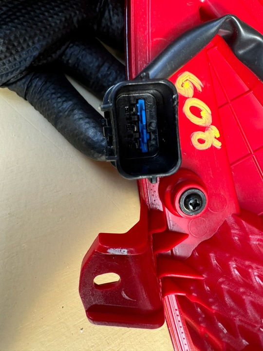 фото №13, Hyundai tucson 4 iv 20r- лампа протитуманна права задня правий зад