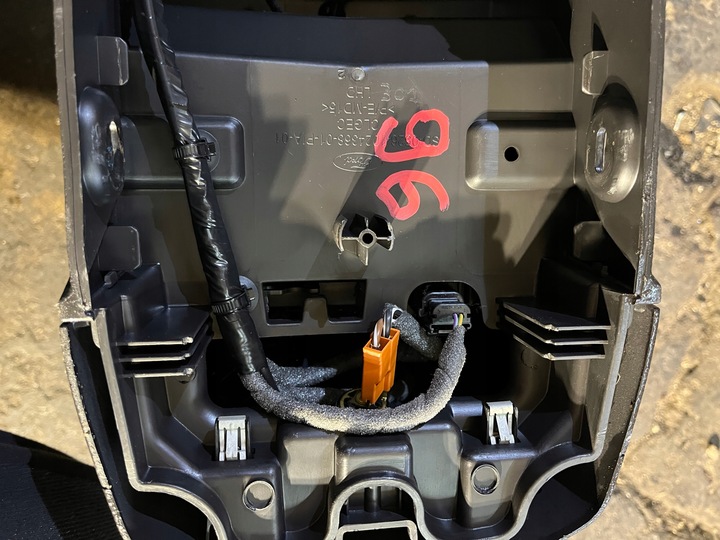 фото №10, 96 ford focus mk3 підлокітник usb з підігрівом сидіння європа