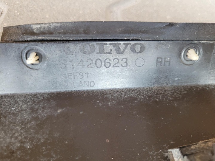 фото №8, Молдинг пороговая правая порог правый уплотнитель 31420623 volvo xc60 ii