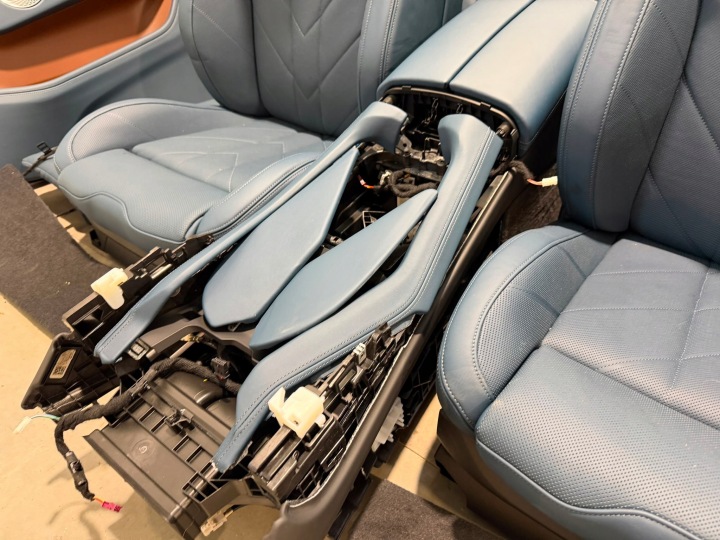 фото №13, Bmw xm g09 комплектные салон сиденья диван подогрев массаж вентиляция 18km 2