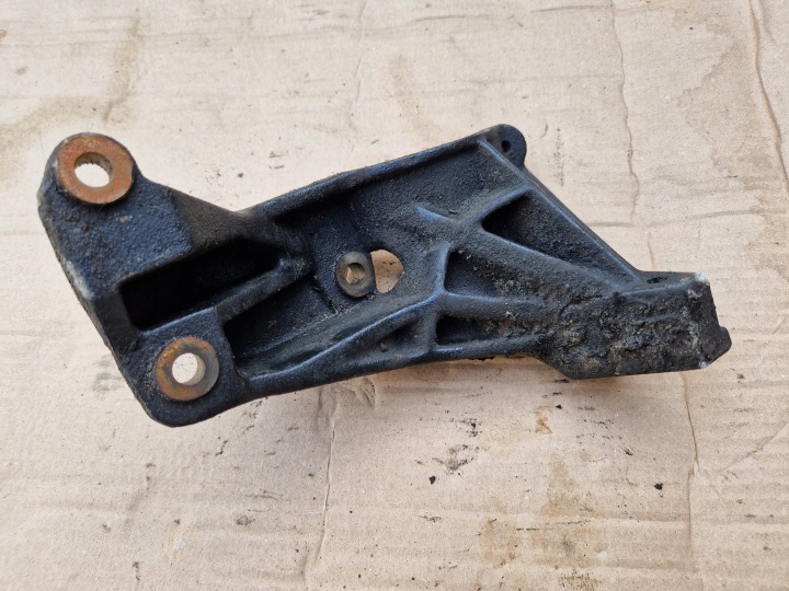 фото №9, Кронштейн поддержка полуось volvo s80 i 2.5 tdi 074199643