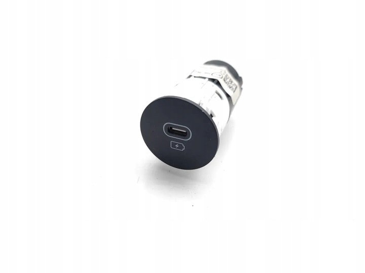 фото №9, Kia xceed гнездо / соединитель usb 2024 suv 4/5dr 96125-j7700 e1110r-0611588