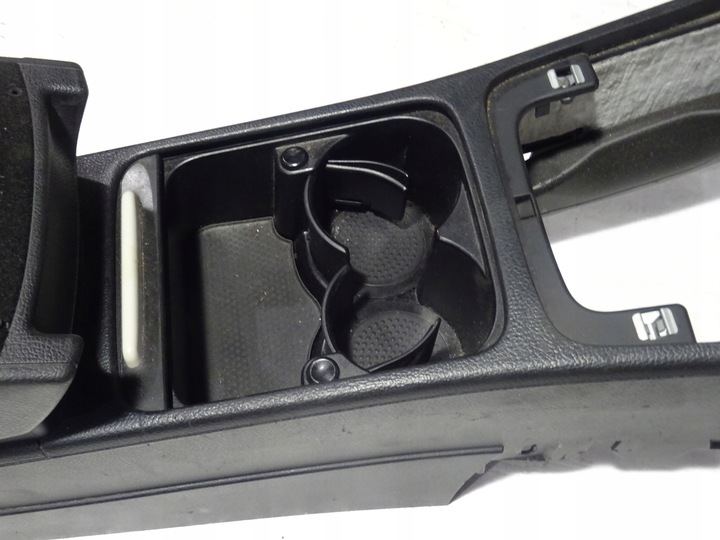 фото №11, Подлокотник туннель средний решётки воздуховод зад vw passat b6 3c0 3c0863319l