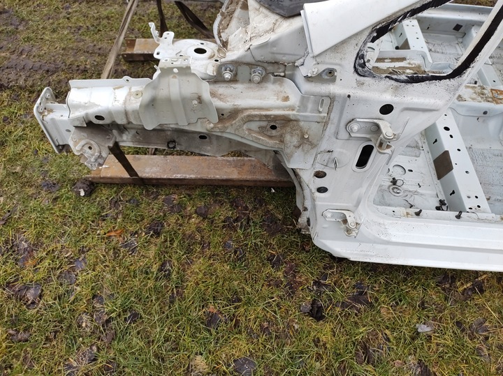 фото №8, Ford fiesta mk7 16r- лонжерон лівий перед