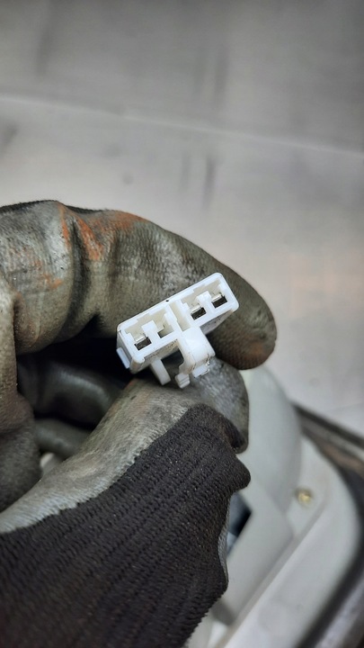 фото №10, Лампа зад задняя левая крышка kia carens ii