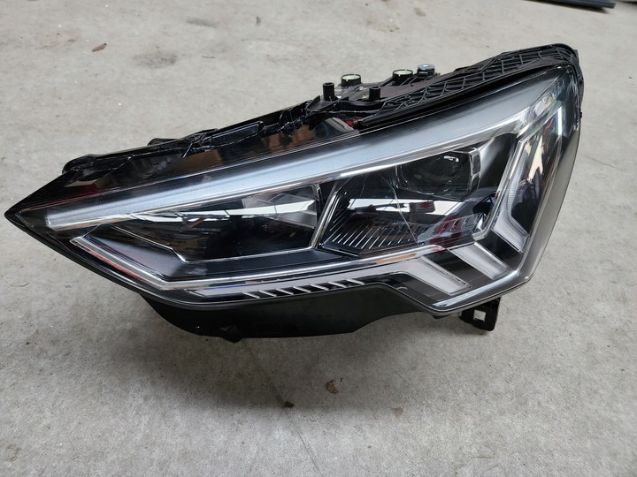 фото №1, Audi q3 повний led 83a 83a941033