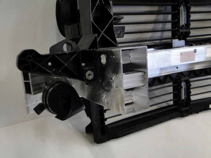 фото №15, Mercedes pas переднее усилитель балка зона жалюзи замок glb x247 247