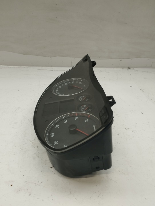 фото №8, Volkswagen golf v 5 панель приладів 1k0920860k