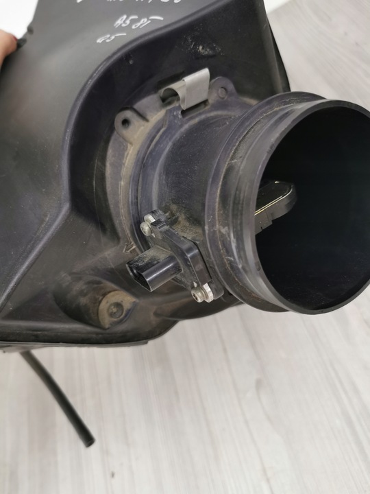 фото №7, Корпус фільтра повітря audi a4 a5 q5 8k0133837b