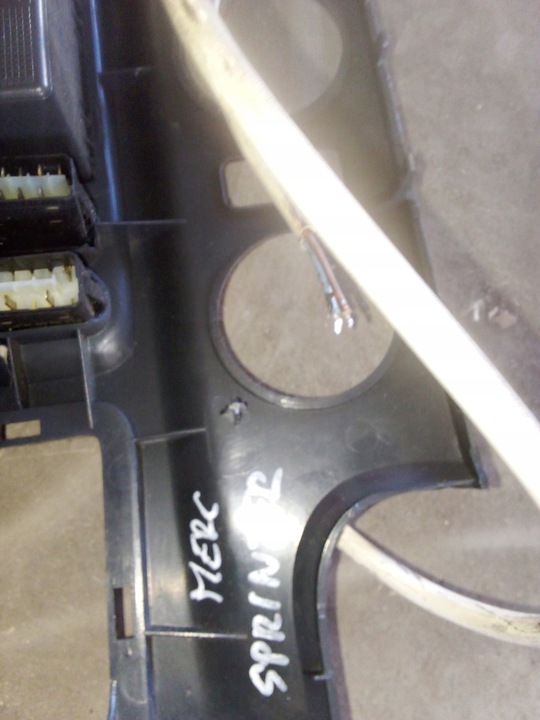 фото №14, Mercedes sprinter рамка консоли бардачок a9016801807 a9016893208 a9016890791