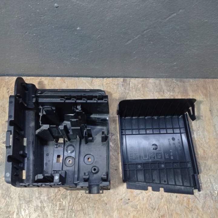 фото №5, Корпус коробка запобіжників pod сидіння opel meriva a 93363144, 93329251