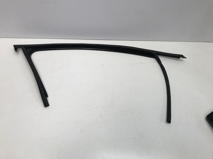 фото №1, Vw id.4 id4 id.5 id5 21r прокладка рамка скла двері праві перед 11a837440h