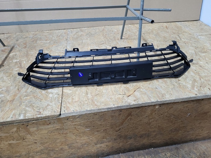 фото №8, Renault megane 4 iv рестайлинг решётка средняя бампера передней перед