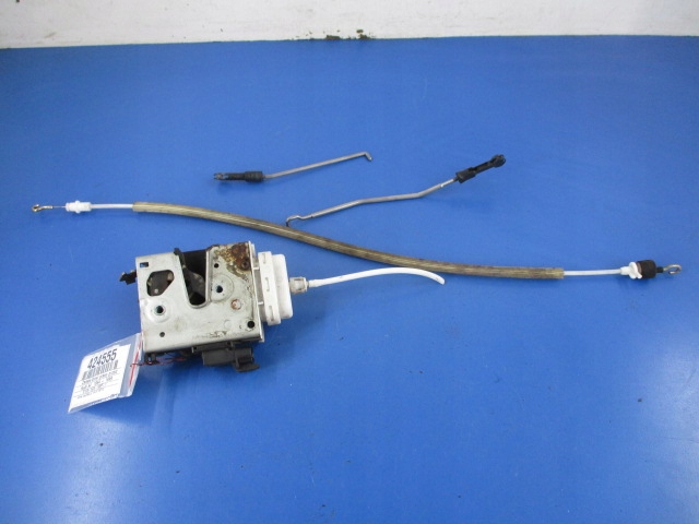 фото №1, Audi a4 b5 замок правый перед 8d1837016e +трос