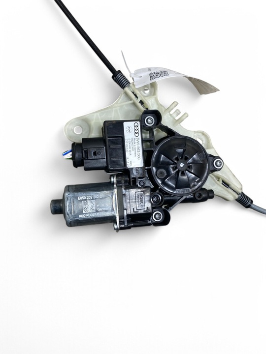 фото №13, Audi a4 s4 b9 8w моторчик шторы стёкла задней