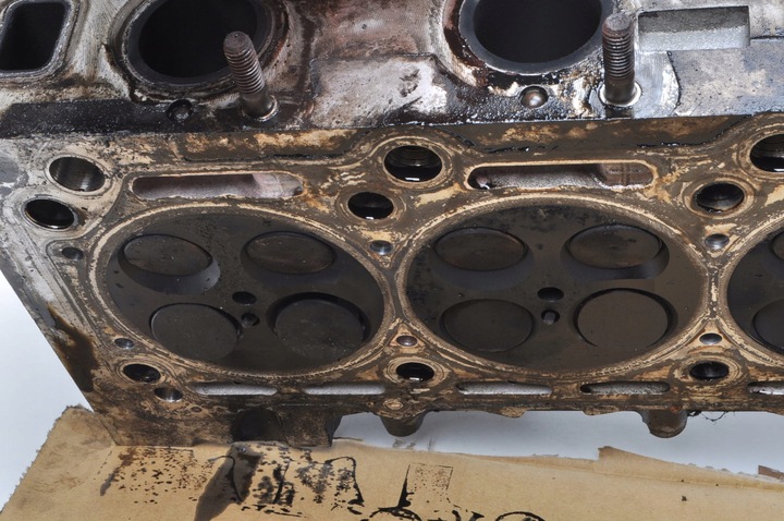 фото №13, Mercedes w204 2.2 cdi 125kw 170km головка з розподільчі вали з двигуна 646811