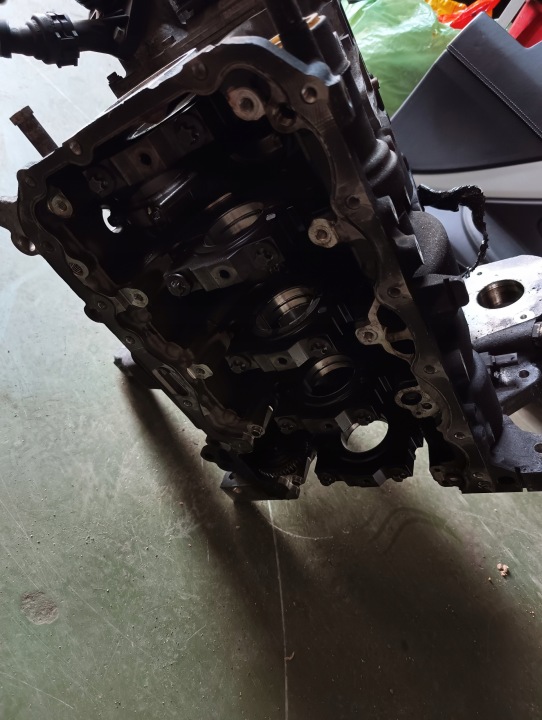 фото №5, Bmw f30 f31 f32 f34 f10 блок  двигуна поршні b47d20a 78175028