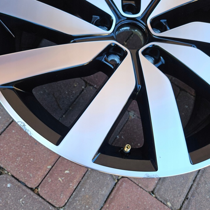 фото №16, Диск vw sharan r-line 7n0 7n0601025p 7,5x18 18 et 35 5x112