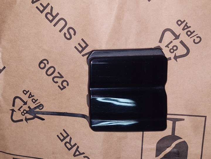 фото №1, Renault clio iv заглушка бампера фаркоп зад