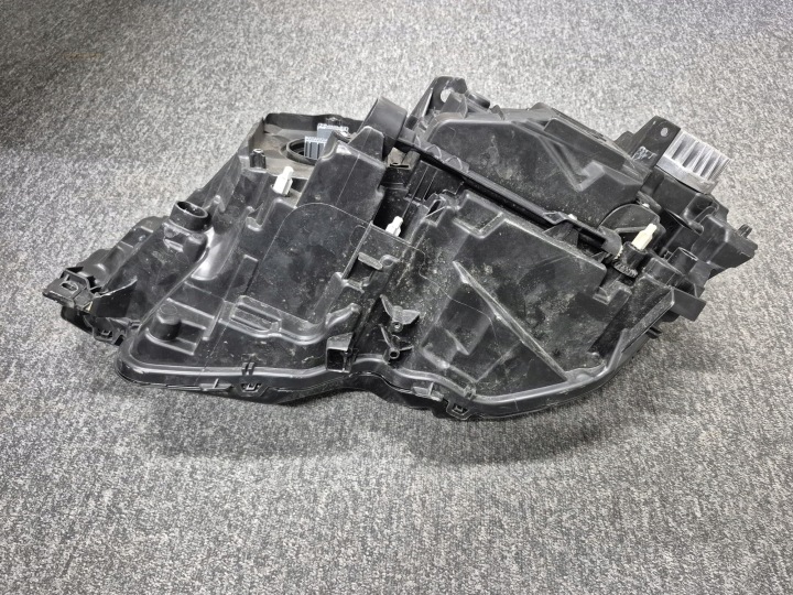 фото №6, Фара правое перед volvo s90 2015r. - oem номер 31468899