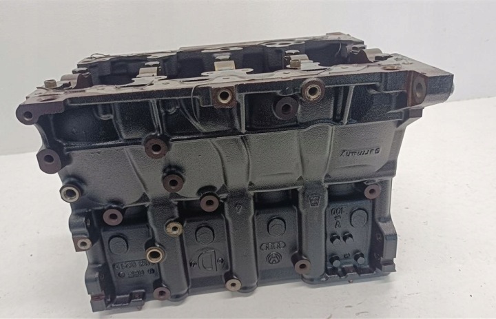 фото №14, Блок  двигуна audi a3 8p tt a4 b7 a6 c6 2.0 tfsi bwa bwe bgb axx 06f103021d