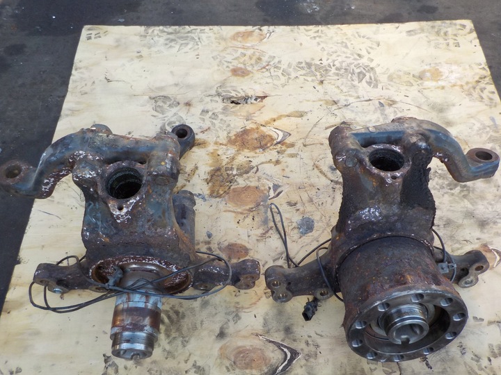 фото №1, Actros mp4 поворотный кулак левая