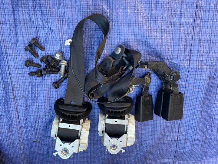 фото №11, Peugeot 308 t9 рестайлинг sw универсал сиденья задняя диван ремни застёжки