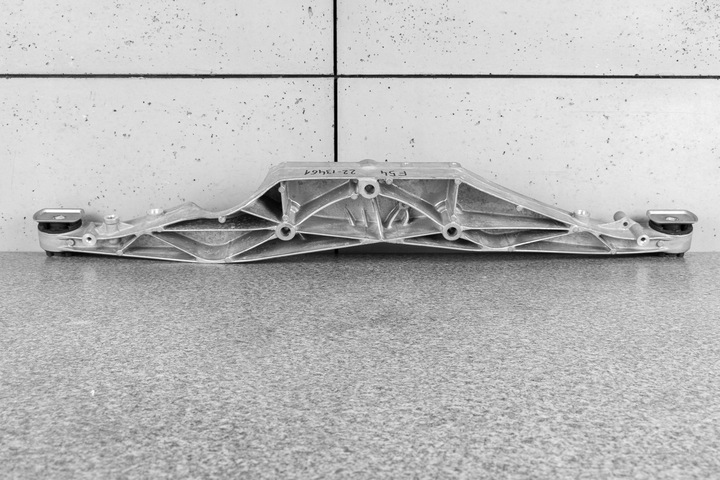 фото №5, Bmw 1 f40 f45 x1 u11 f54 f60 балка задньої osi візок 6858474 тільки 5829km!