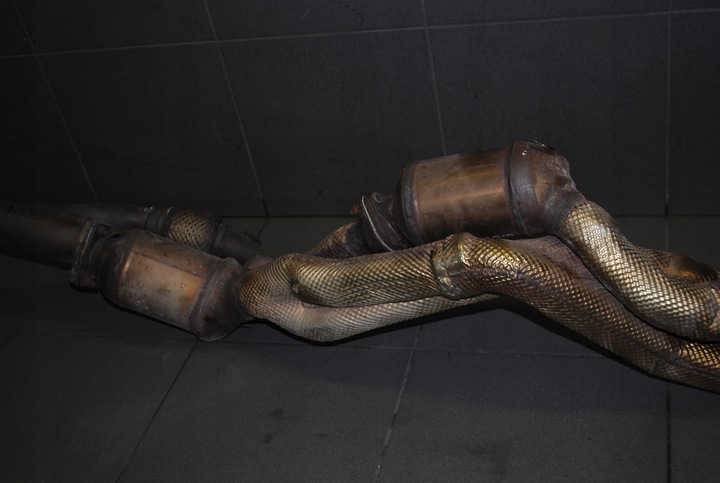 фото №6, Катализатор правые audi s8 d3 5.2 fsi 4f0131701de