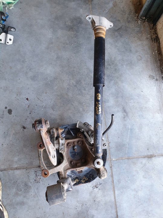 фото №1, Mazda 3 bm bn iii поворотна опора праві зад 2015