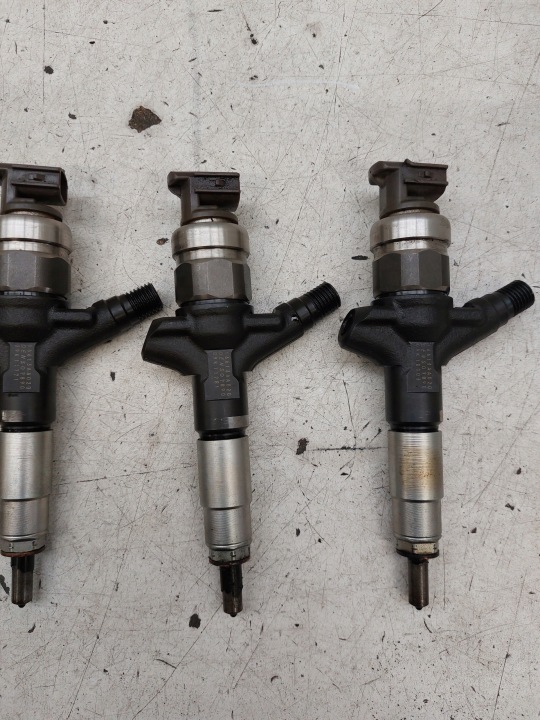 фото №9, Subaru forester iii 3 legacy 4 iv 2,0d инжектор denso 16613aa020