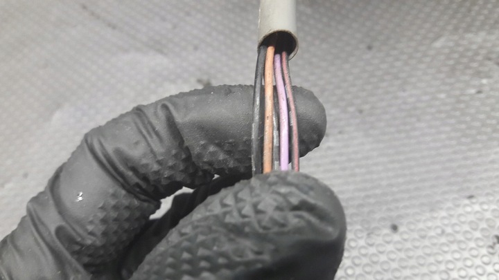 фото №11, Зеркало левая toyota corolla verso e120 5pin