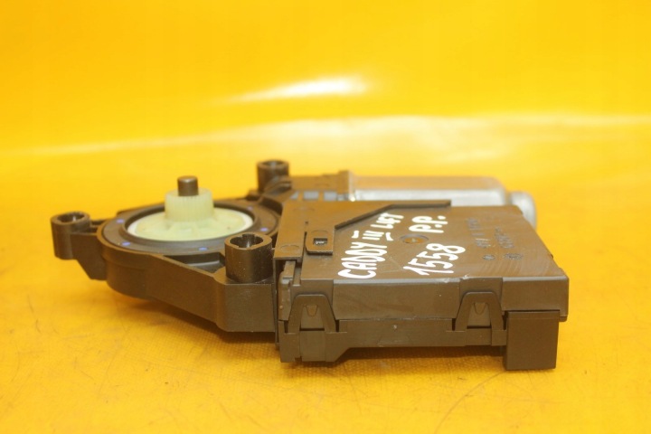 фото №6, Двигунчик блок керування  скла праве перед vw caddy iii 1k0959792 1t0959702r