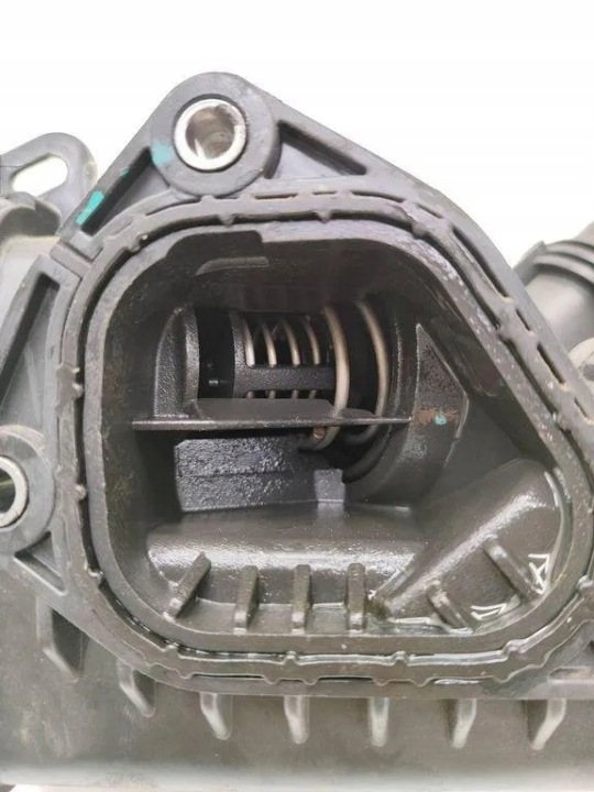 фото №9, Корпус термостата peugeot 308 ii 9827818480 1.6l 2021