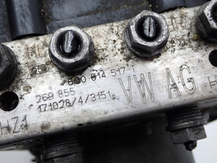фото №12, Блок управления abs тормозная 6c0907379t 6c0907379b 6c0614517t skoda fabia iii 6v 18r