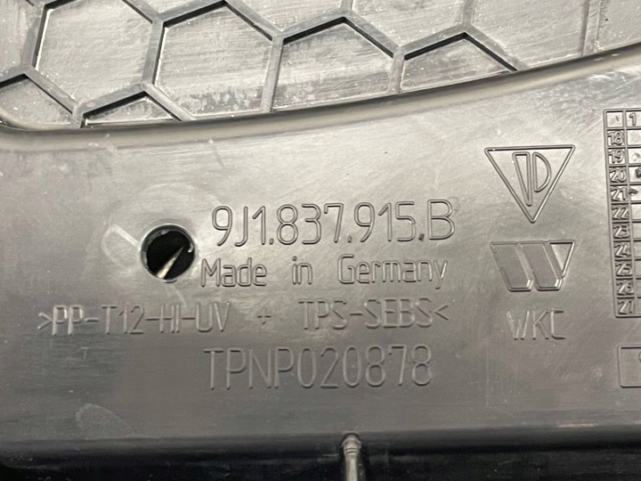 фото №6, Porsche oem номер 9j1837915b taycan защита накладка дверь левая